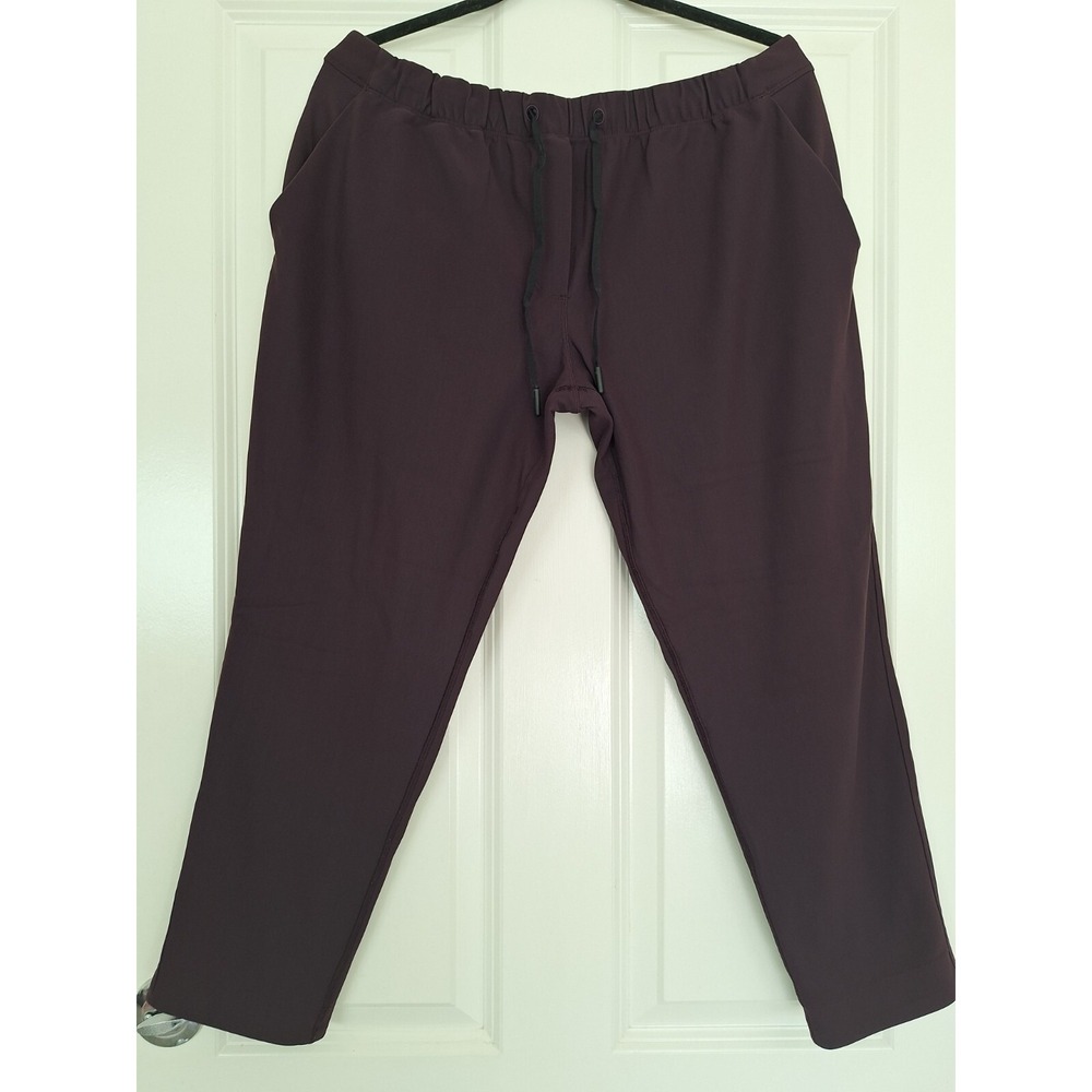 Lululemon ankle crop capris pant size 8